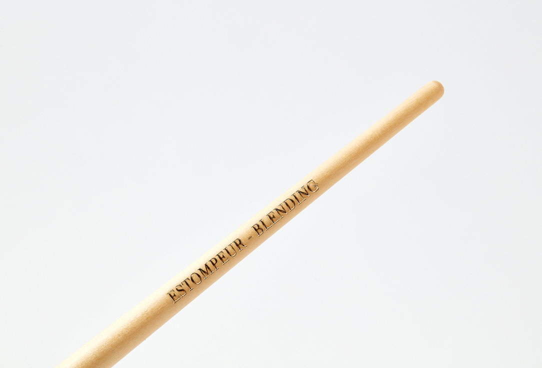 Clarins Eyeshadow brush Dense + Round Eyeshadow Brush 1 pcs Clarins Eyeshadow brush Dense + Round Eyeshadow Brush
