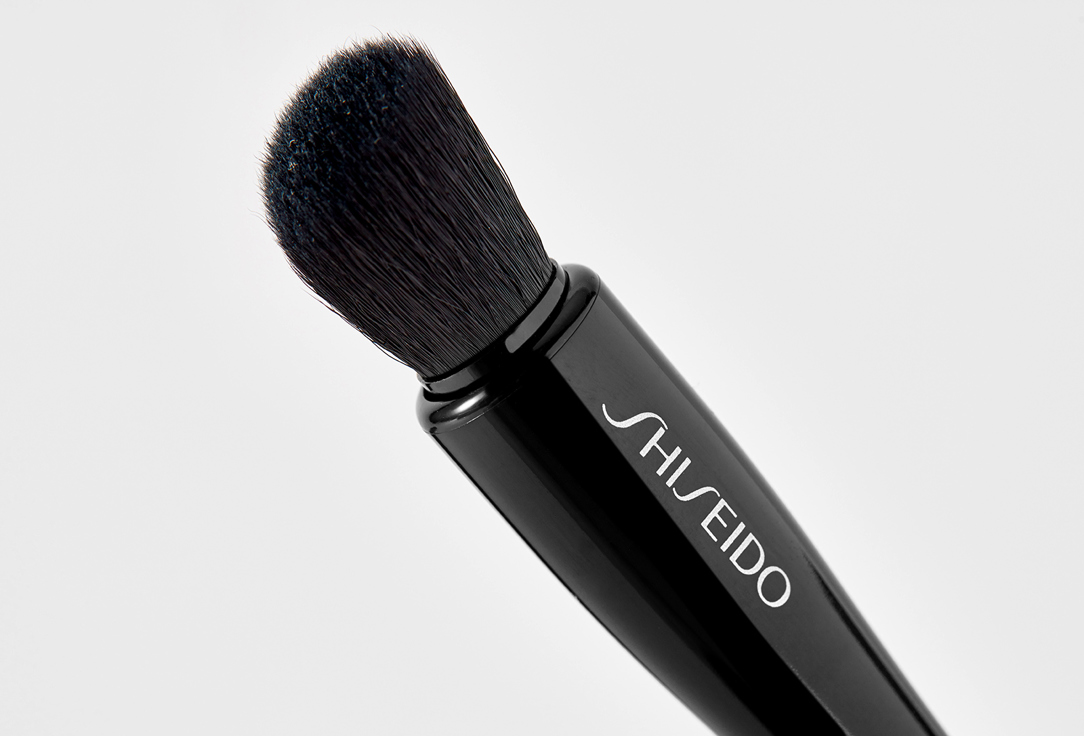 Shiseido Universal eyeshadow brush Naname fude 1 pcs Shiseido Universal eyeshadow brush Naname fude