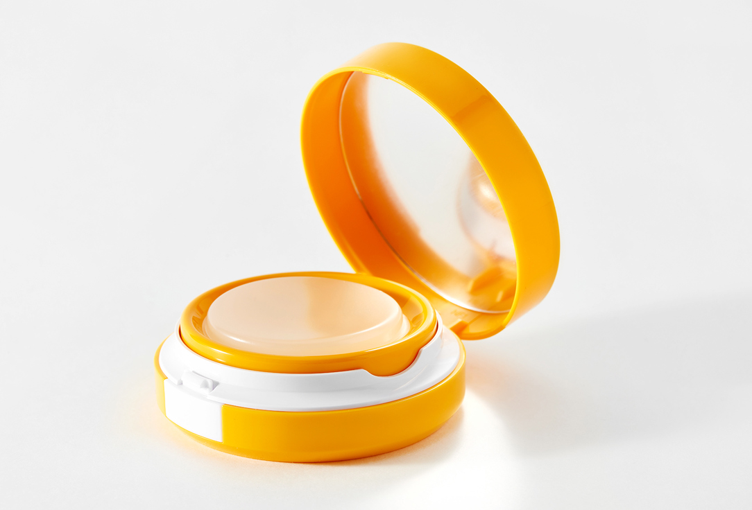 كلارنس سائل واقي من الشمس للوجه بلون خفيف SPF 30 كومباكت سولير مينيرال فيساج