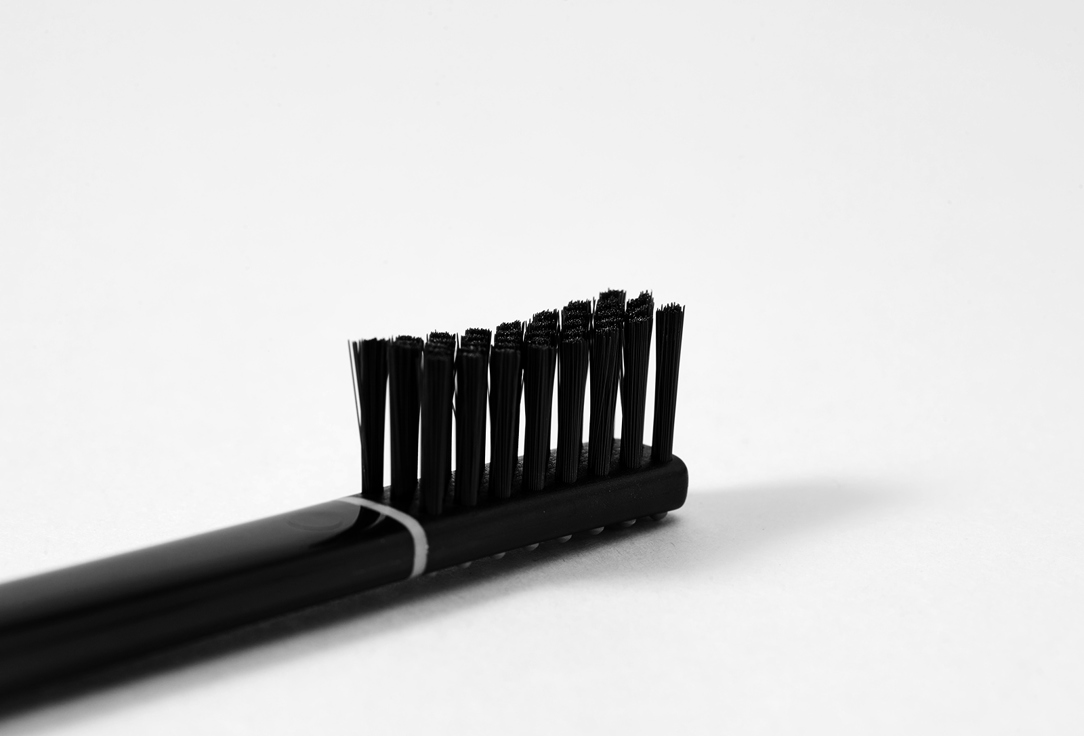 PIUMA Soft toothbrush with stand PERFECT BLACK