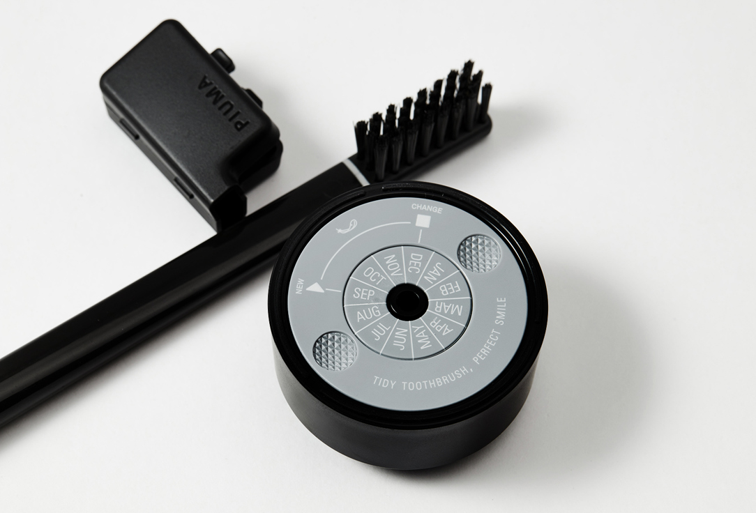 PIUMA Soft toothbrush with stand PERFECT BLACK