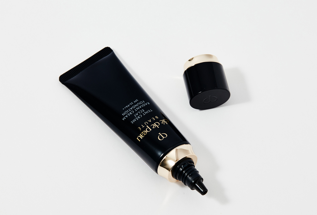 Clé de Peau Beauté Moisturizing cremy foundation SPF 25 Radiant Cream Foundation B30, Medium beige 21 ml Clé de Peau Beauté Moisturizing cremy foundation SPF 25 Radiant Cream Foundation