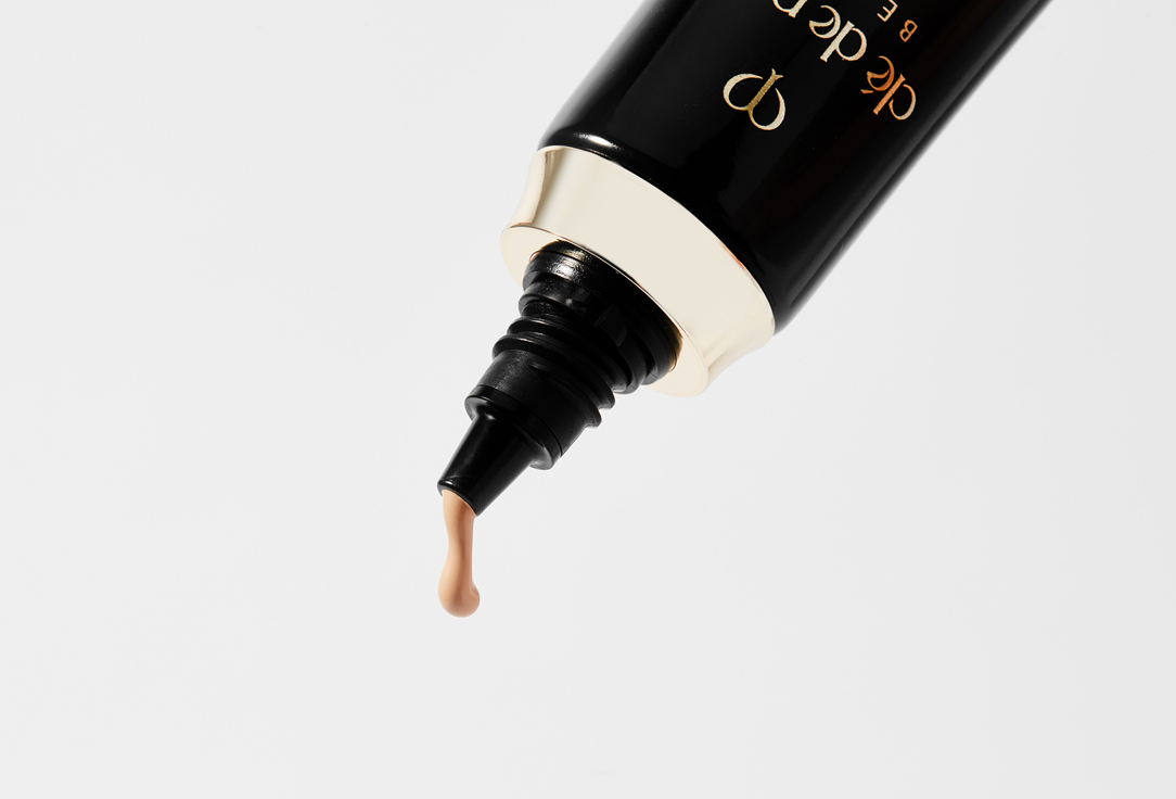 Clé de Peau Beauté Moisturizing cremy foundation SPF 25 Radiant Cream Foundation