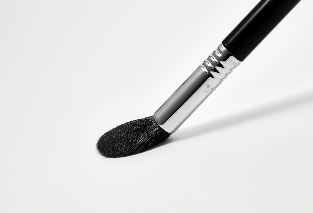 SIGMA BEAUTY TAPERED HIGHLIGHTER BRUSH F35 1 pcs SIGMA BEAUTY TAPERED HIGHLIGHTER BRUSH F35