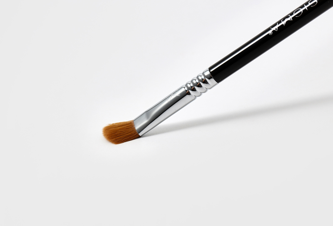 SIGMA BEAUTY MEDIUM ANGLED SHADING BRUSH E70 1 pcs SIGMA BEAUTY MEDIUM ANGLED SHADING BRUSH E70