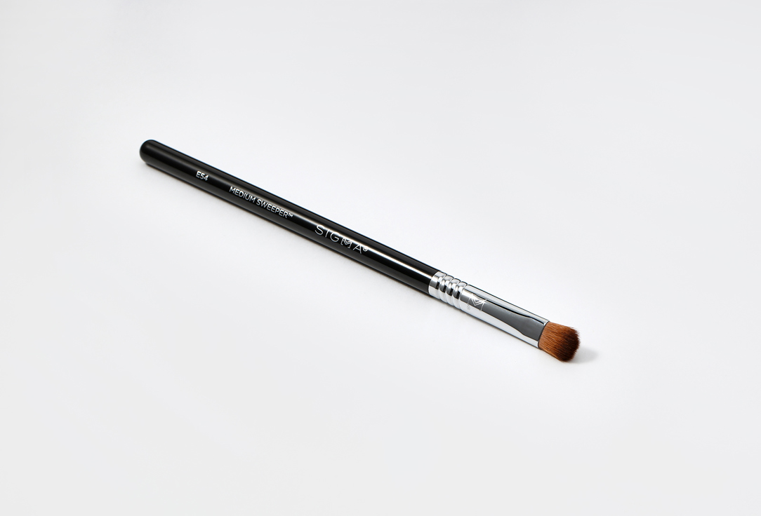 SIGMA BEAUTY MEDIUM SWEEPER BRUSH E54 1 pcs SIGMA BEAUTY MEDIUM SWEEPER BRUSH E54