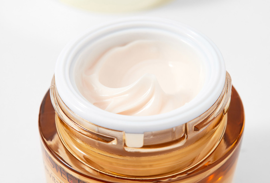 Estée Lauder Lifting hydrating eye balm Revitalizing supreme+