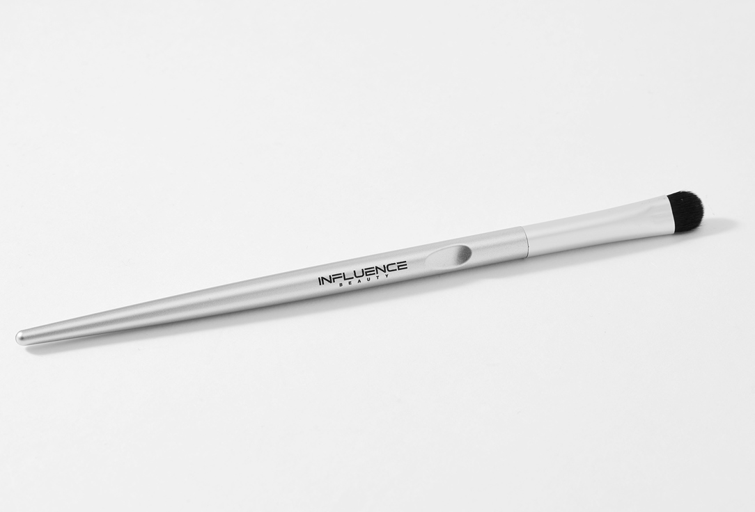 INFLUENCE beauty Basic Eyeshadow Brush E/BB-12R 1 pcs INFLUENCE beauty Basic Eyeshadow Brush E/BB-12R