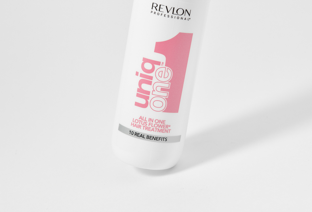 Revlon Professional Multi-benefit leave-in hair spray Uniq One