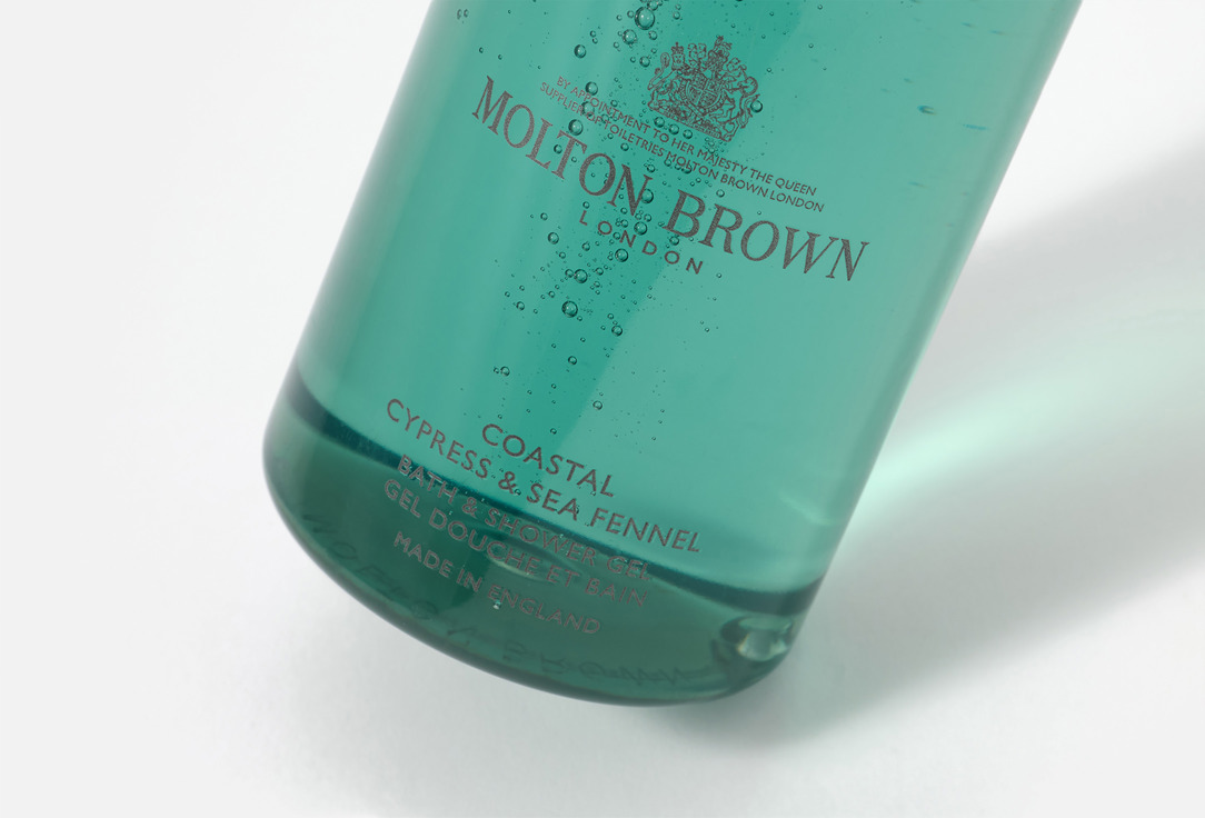 Molton Brown BATH & SHOWER GEL Coastal Cypress & Sea Fennel 300 ml Molton Brown BATH & SHOWER GEL Coastal Cypress & Sea Fennel