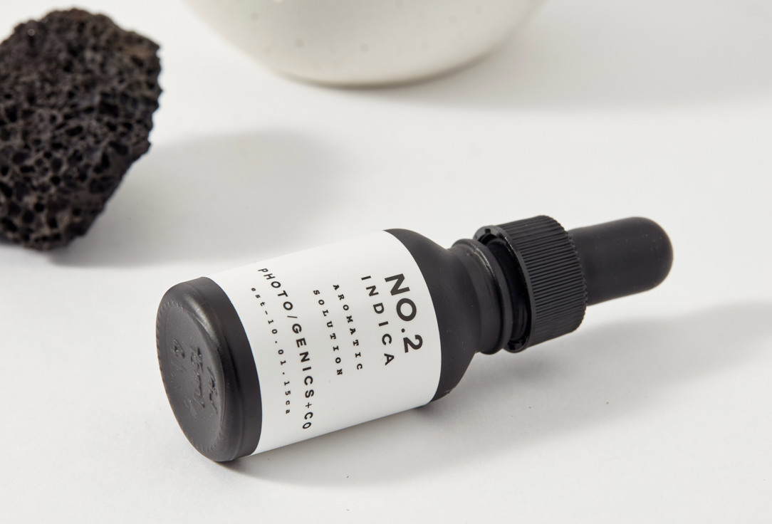 PHOTO-GENICS + CO Aromatic Set: Perfume, Bowl, Rocks No.2 Indica Lava Rock Set 3 pcs PHOTO-GENICS + CO Aromatic Set: Perfume, Bowl, Rocks No.2 Indica Lava Rock Set