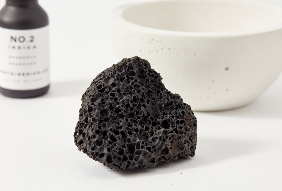 PHOTO-GENICS + CO Aromatic Set: Perfume, Bowl, Rocks No.2 Indica Lava Rock Set 3 pcs PHOTO-GENICS + CO Aromatic Set: Perfume, Bowl, Rocks No.2 Indica Lava Rock Set