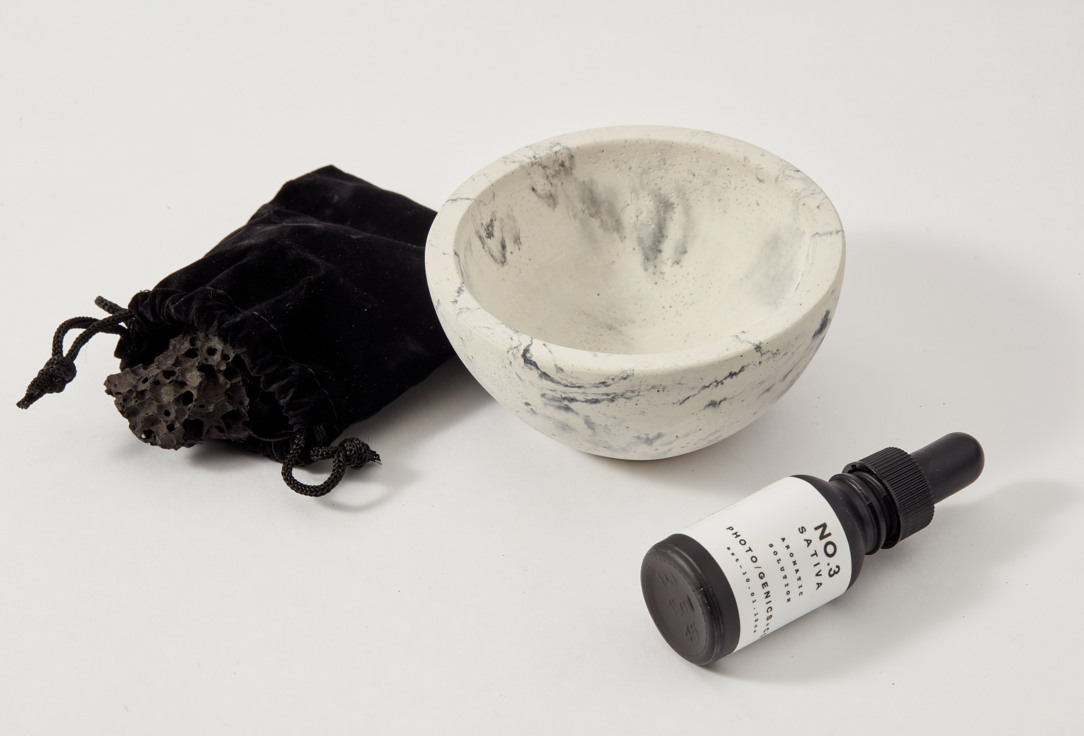 PHOTO-GENICS + CO Aromatic Set: Perfume, Bowl, Rocks No.3 Sativa Lava Rock Set