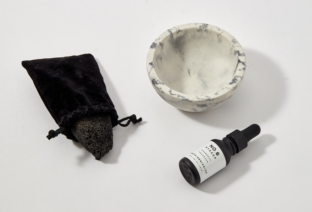 PHOTO-GENICS + CO Aromatic Set: Perfume, Bowl, Rocks No.6 Hyssop Lava Rock Set 3 pcs PHOTO-GENICS + CO Aromatic Set: Perfume, Bowl, Rocks No.6 Hyssop Lava Rock Set