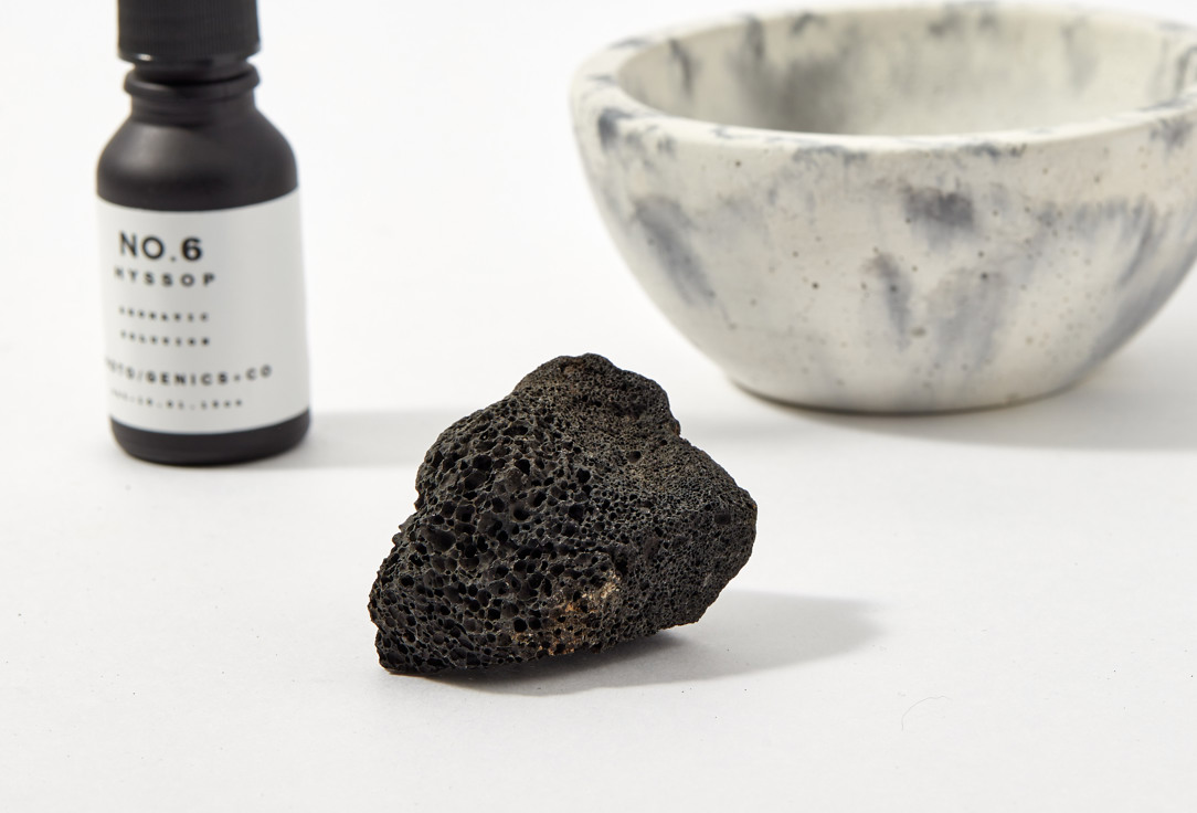 PHOTO-GENICS + CO Aromatic Set: Perfume, Bowl, Rocks No.6 Hyssop Lava Rock Set 3 pcs PHOTO-GENICS + CO Aromatic Set: Perfume, Bowl, Rocks No.6 Hyssop Lava Rock Set
