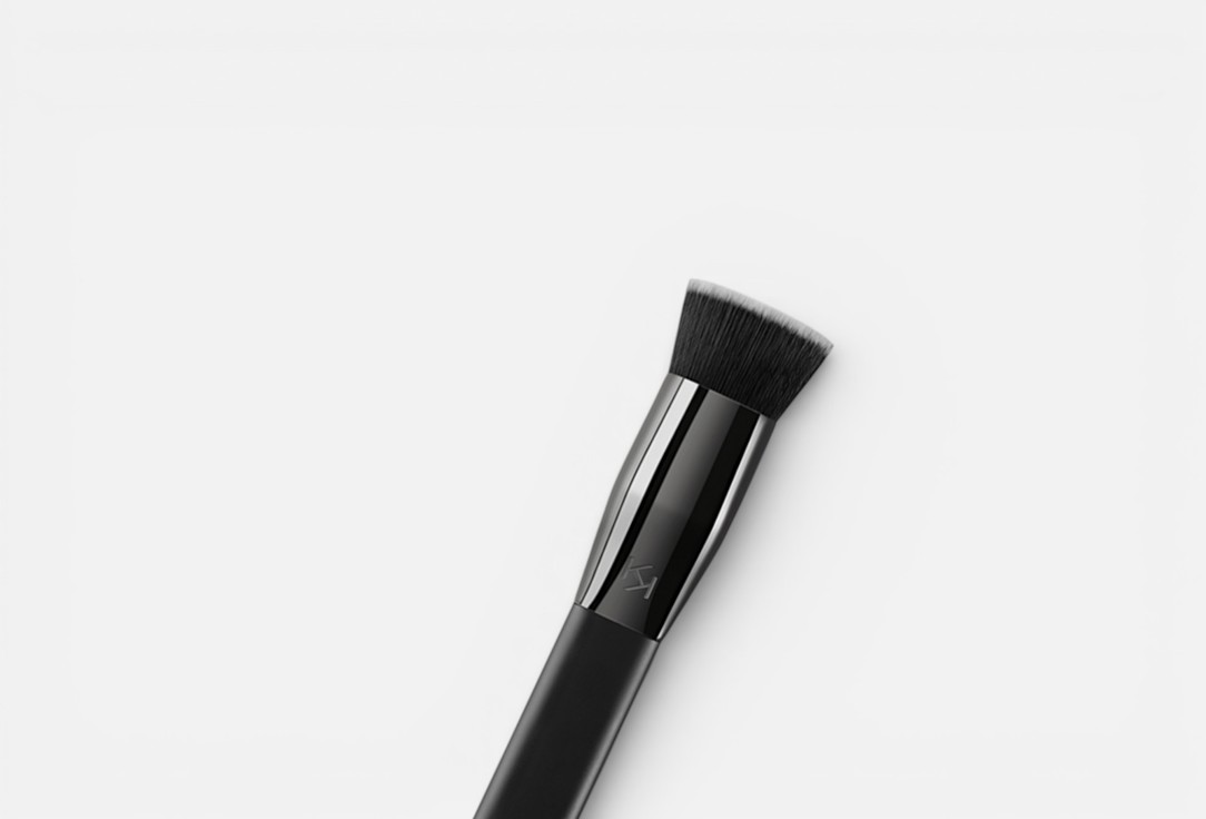 KIKO Milano Dense, rounded face brush Face 05