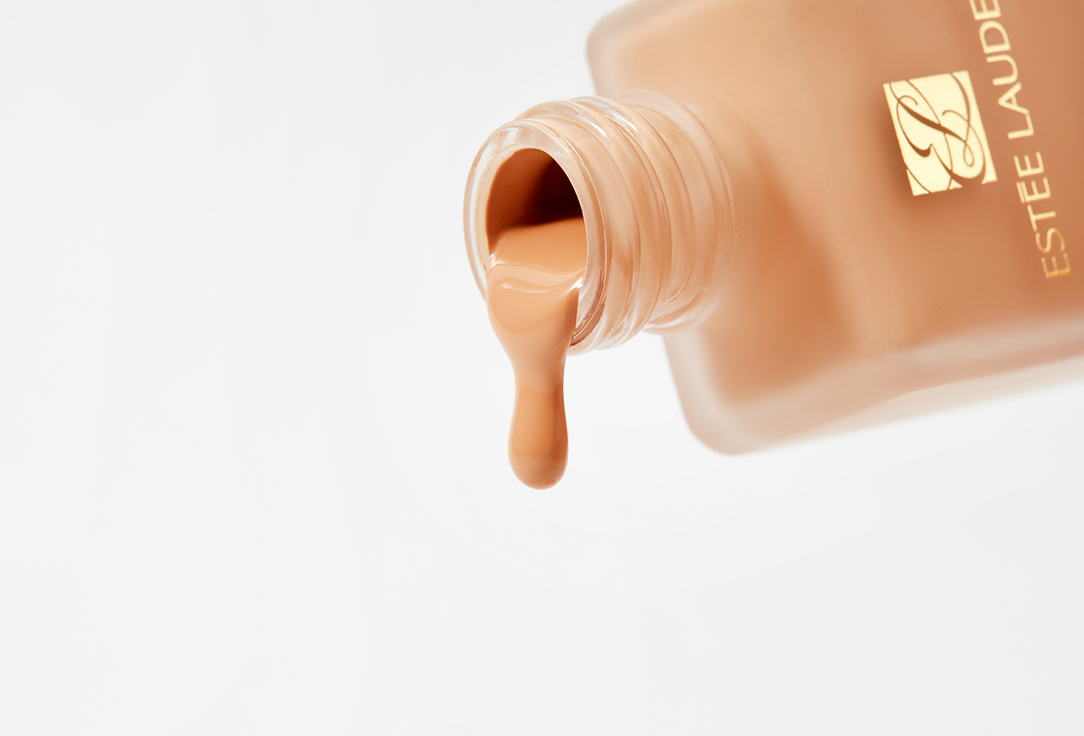 Estée Lauder Matte foundation SPF 10 Double Wear Stay-In-Place Makeup
