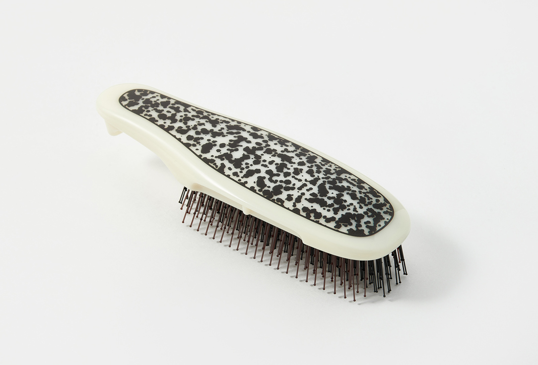 S-Heart-S Scalp Brush 572 Action