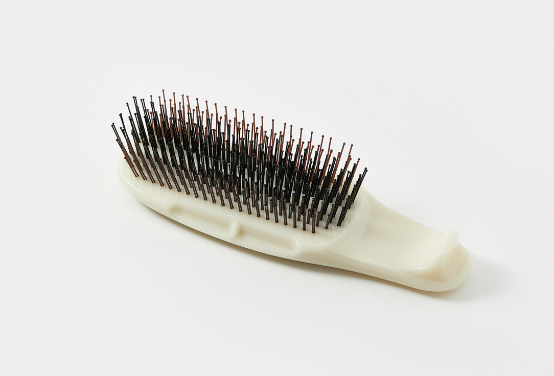 S-Heart-S Scalp Brush 572 Action