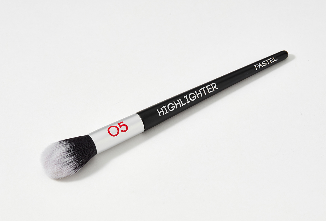 Pastel Cosmetics Highlighter Brush Profashion 05