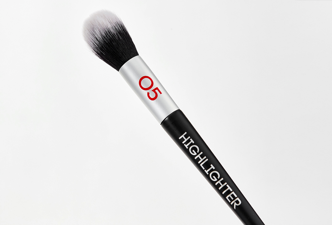 Pastel Cosmetics Highlighter Brush Profashion 05