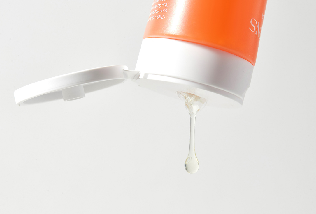 Clarins Увлажняющий гель для душа SHOWER GEL EAU DES JARDINS
