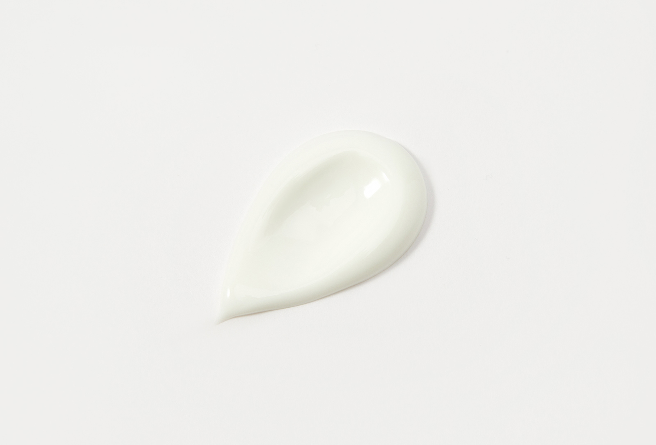 THE LAB by blanc doux Face Sunscreen Essence  SPF 50+ Oligo Hyaluronic Acid Sun Essence
