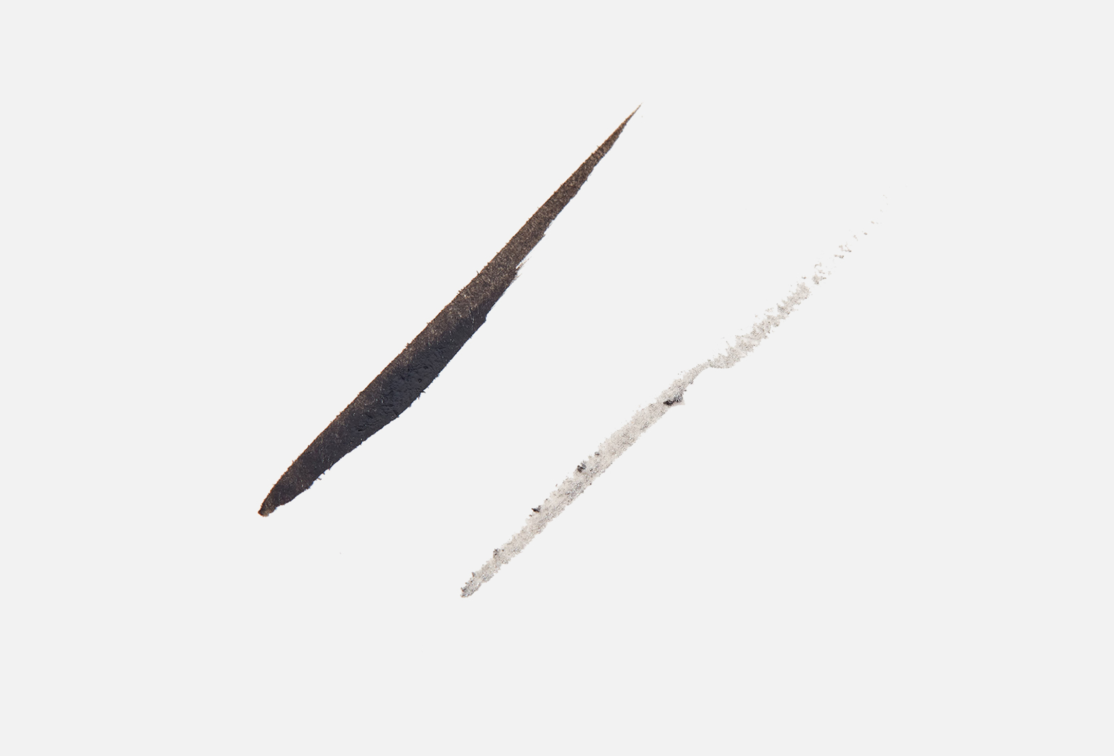 B.COLOUR PROFESSIONAL Double-ended Shimmering Eye Pencil & Liner Capsule