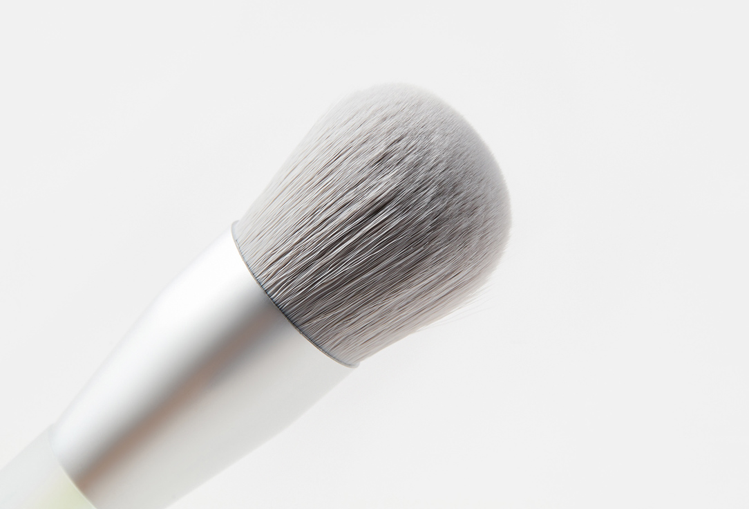 DARLING* Foundation brush Free Flow 02 1 pcs DARLING* Foundation brush Free Flow 02