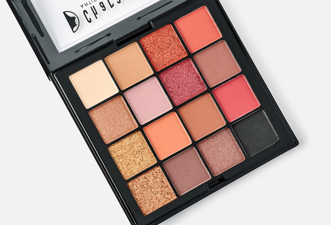 Character Eyeshadow palette Glam Look