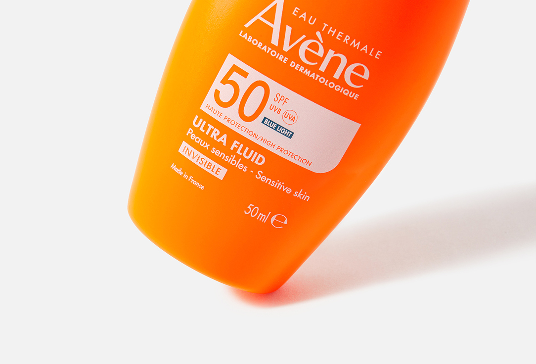 EAU THERMALE AVENE Sunscreen fluid for sensitive skin SPF 50+ ULTRA FLUID INVISIBLE
