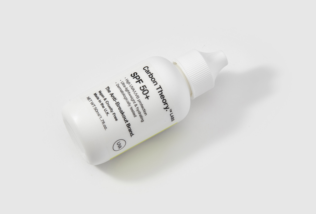 CARBON THEORY Moisturizing & Smoothing Face Sunscreen SPF50+ Day-Lite 50 ml CARBON THEORY Moisturizing & Smoothing Face Sunscreen SPF50+ Day-Lite