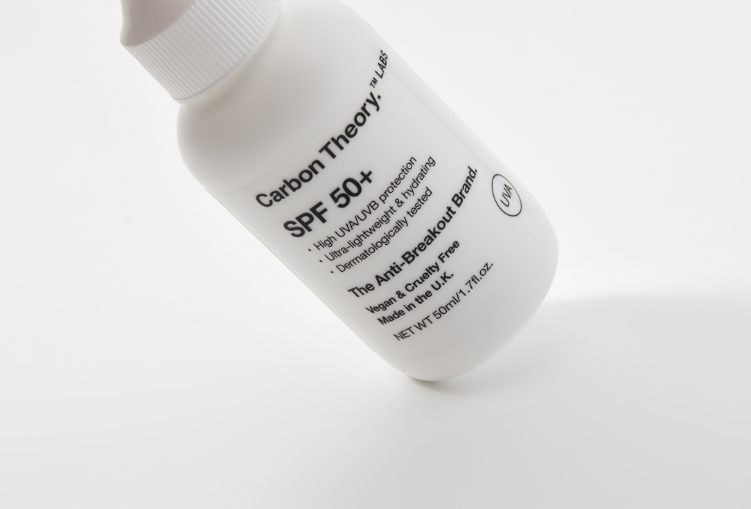 CARBON THEORY Moisturizing & Smoothing Face Sunscreen SPF50+ Day-Lite 50 ml CARBON THEORY Moisturizing & Smoothing Face Sunscreen SPF50+ Day-Lite