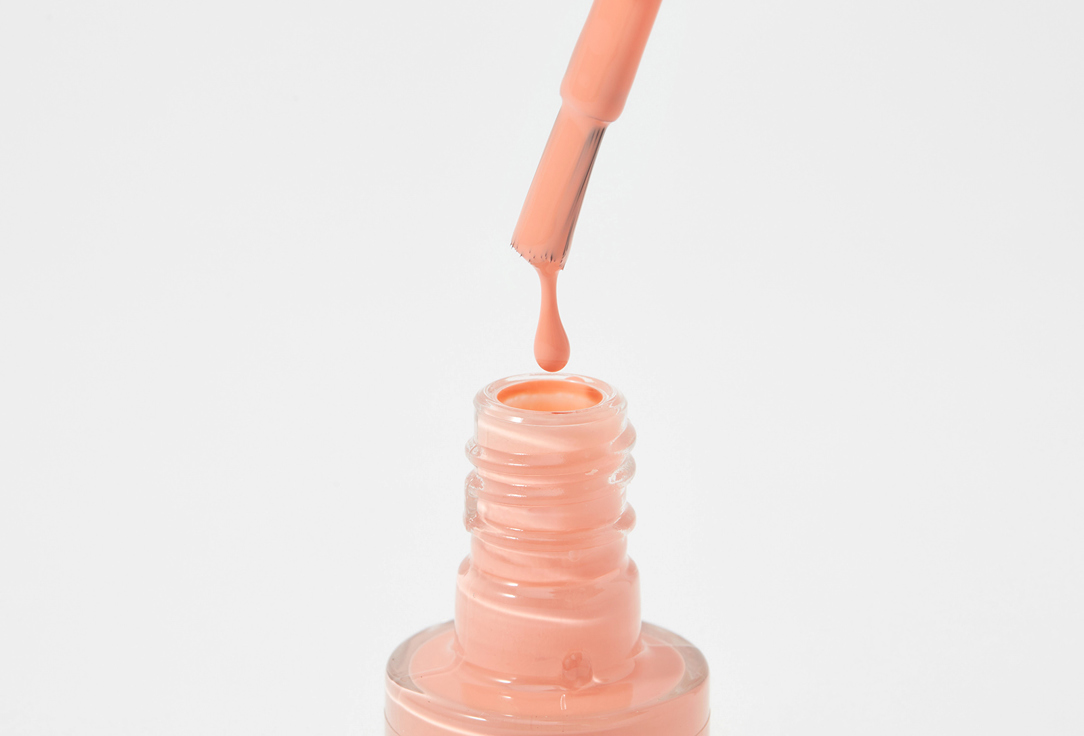 essence Glossy, fast-drying gel-effect nail polish Gel Nail Colour