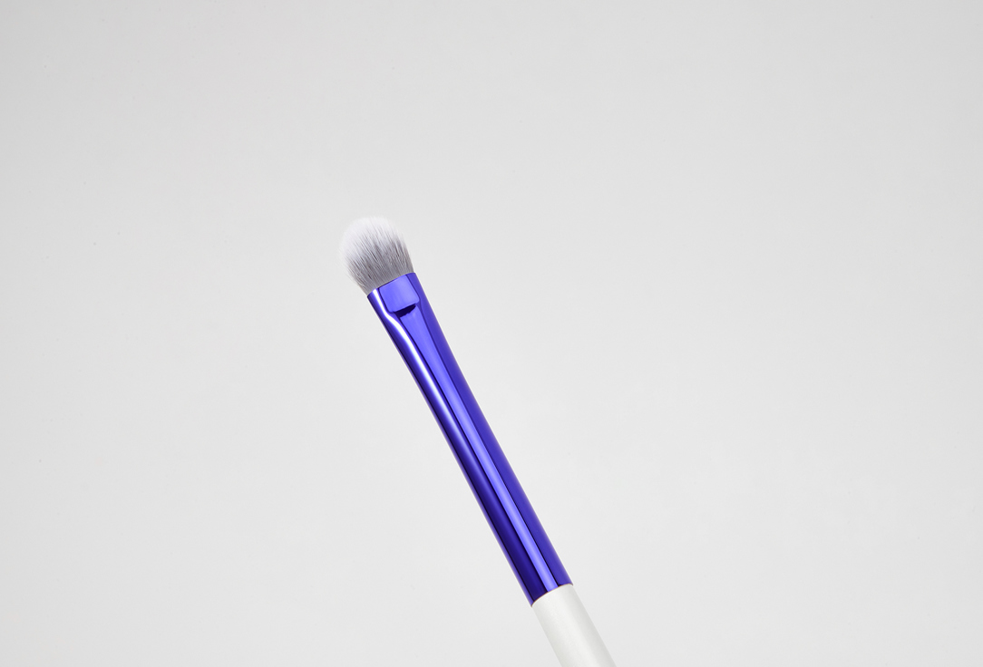 Manly PRO Small Flat Dense Eyeshadow, Concealer & Blending Brush K102