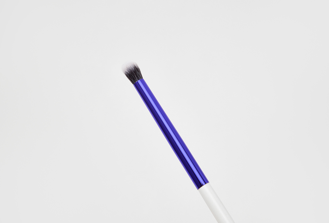 Manly PRO Round Brush for Blending Dry & Cream Textures K135