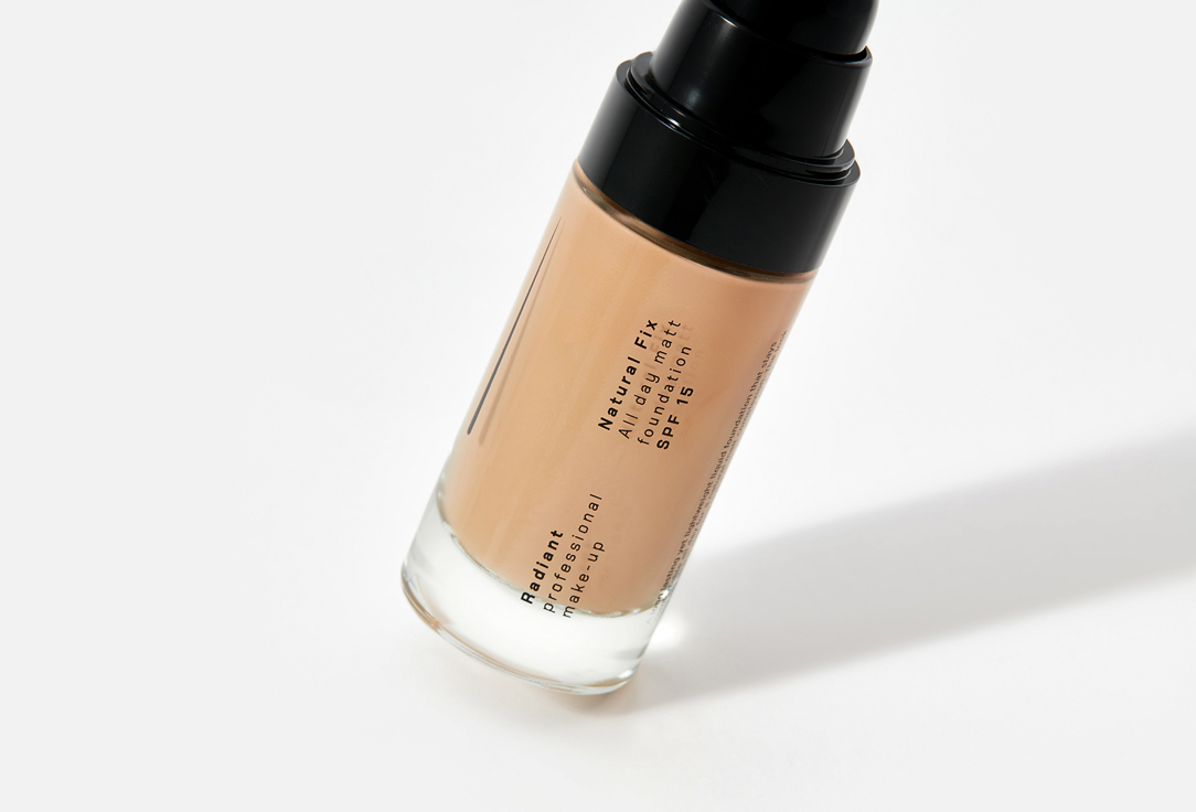 Radiant Professional Make-Up Long-Lasting Mattifying Foundation SPF 15 Natural Fix