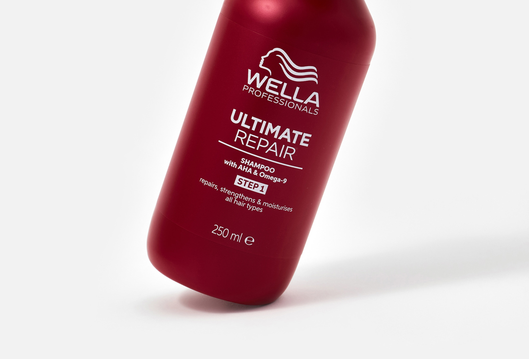 Wella Professionals Lightweight Cream Shampoo Ultimate Repair