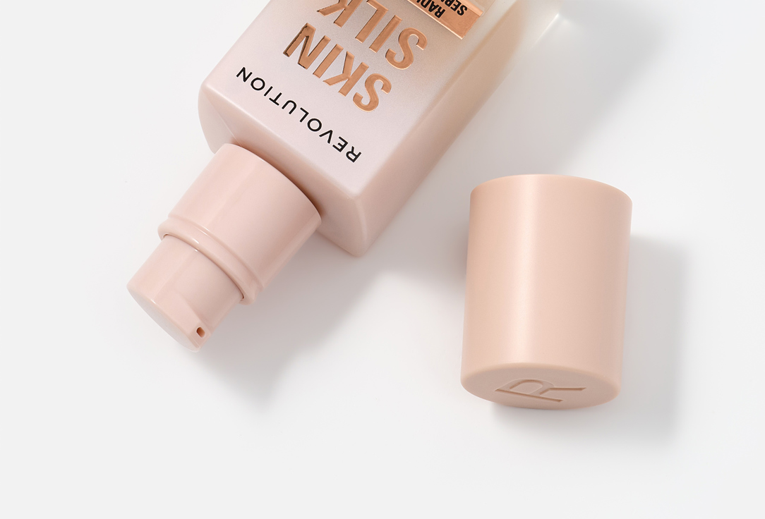 MakeUp Revolution Brightening Foundation Skin Silk Serum Foundation