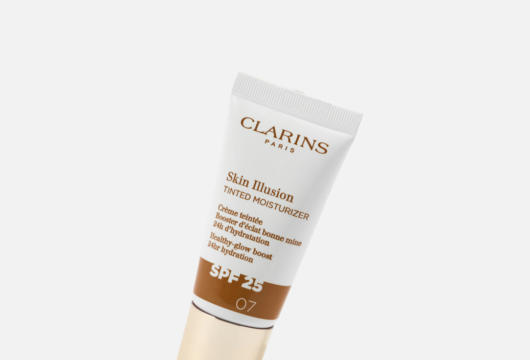 Clarins Illuminating Creamy Foundation SPF25 Skin Illusion Tinted Moisturizer