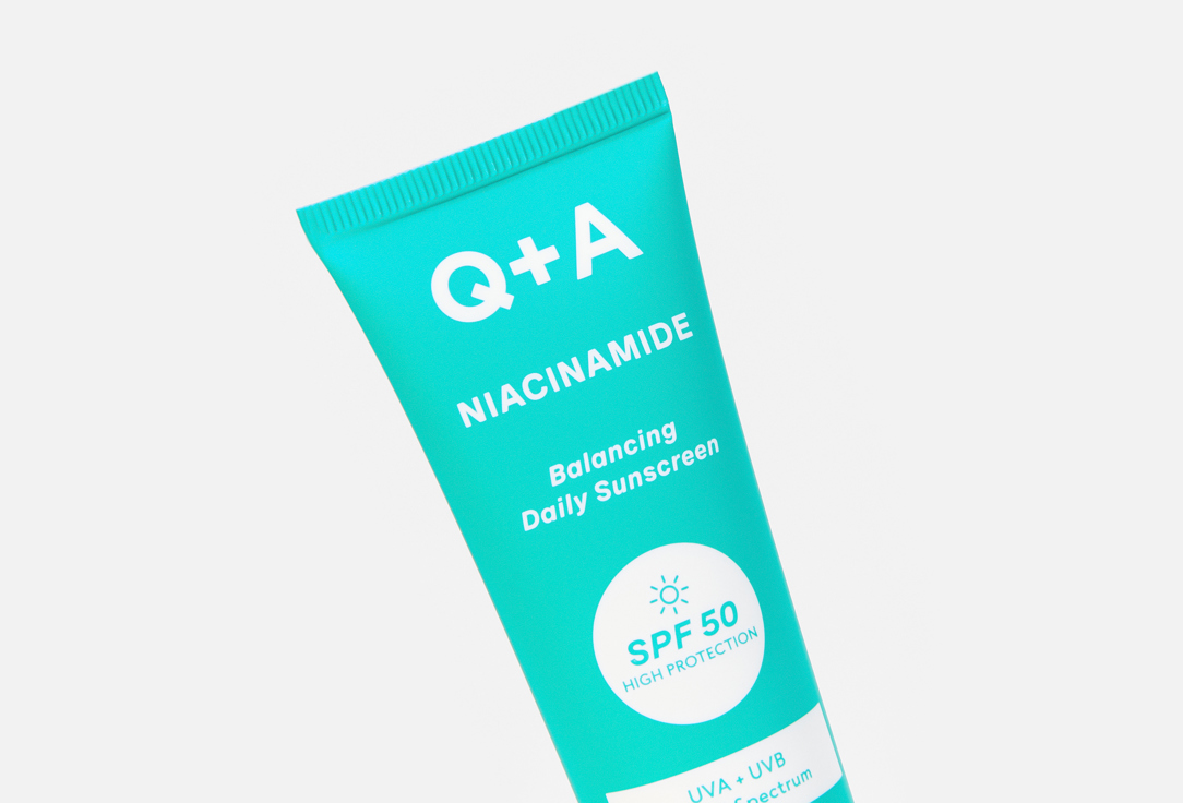 Q+A Lightweight gel-cream sunscreen SPF50 Niacinamide