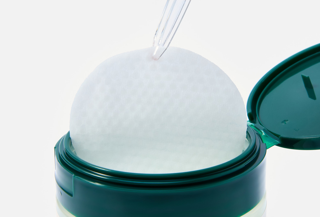 Round Lab Exfoliating & Soothing Face Pads PINE