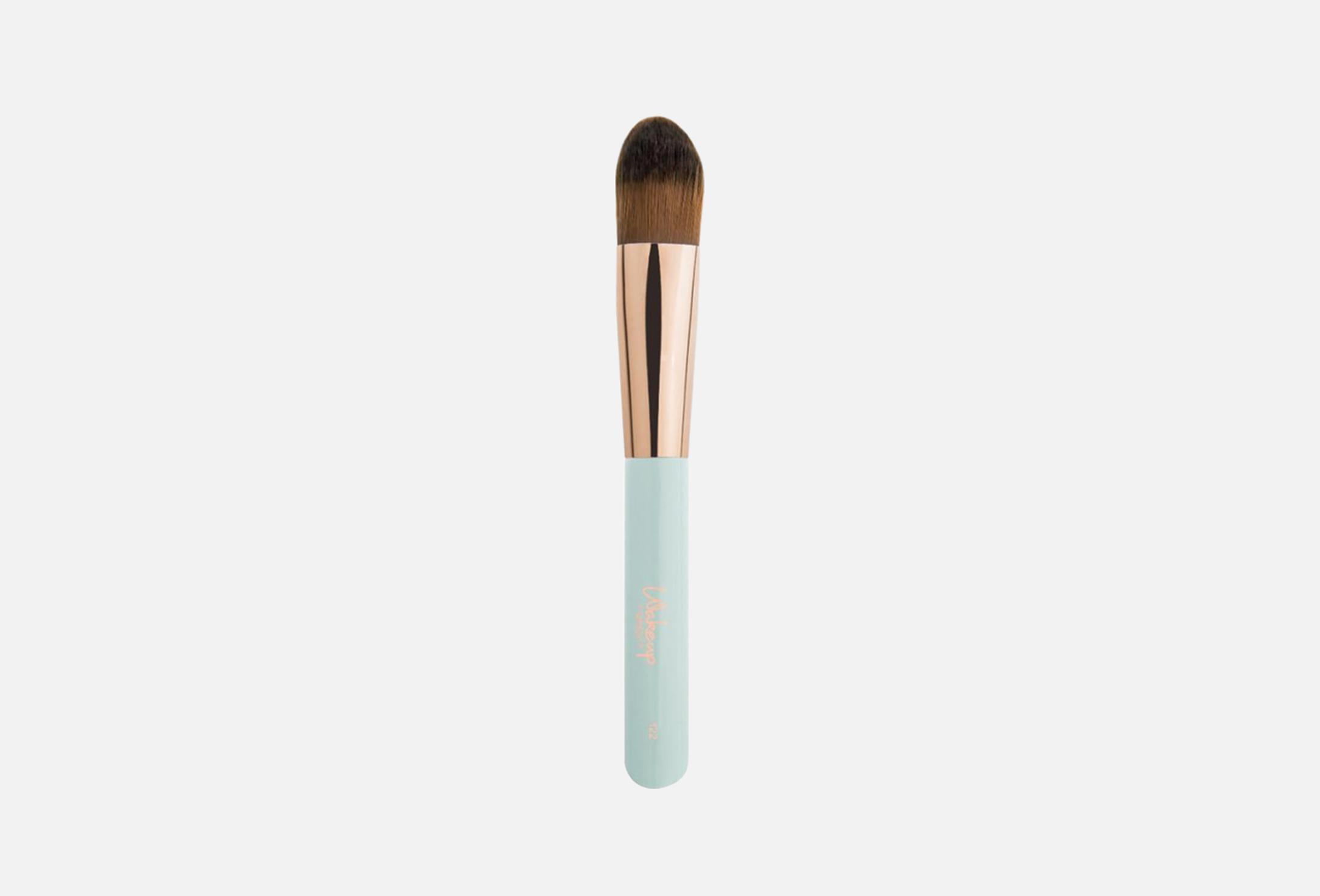 Triangular Foundation Brush  1 