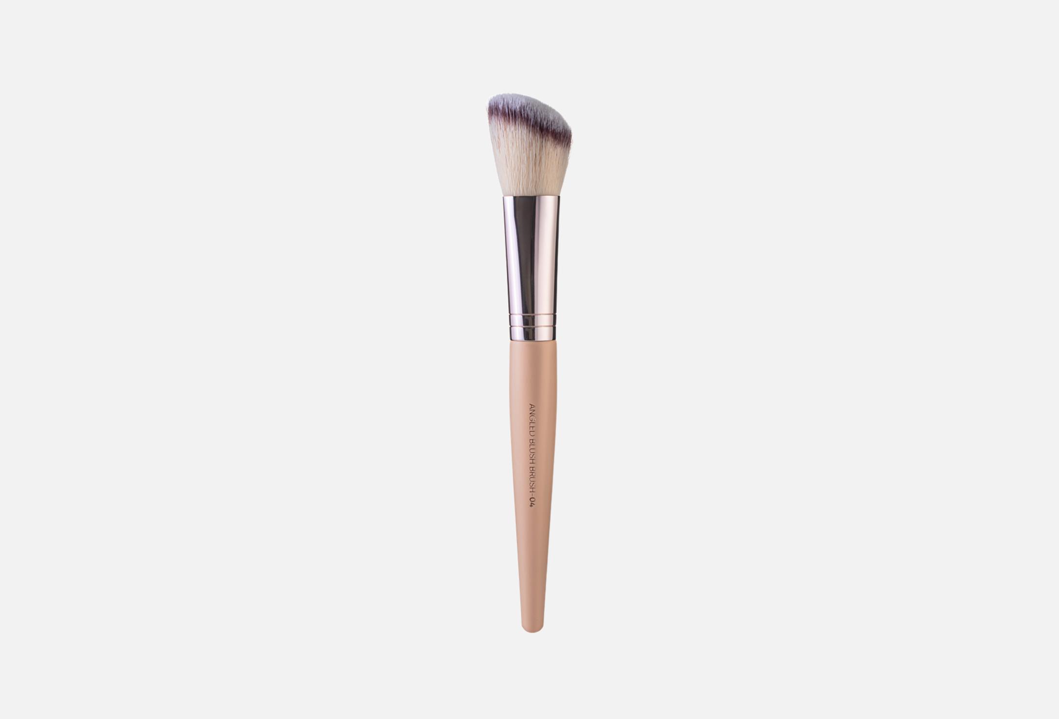 Angled Blush Brush 04  1 