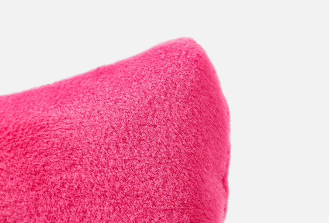 Wet n Wild Ultra-Soft Velvet Triangle Powder Puff Powder Puff