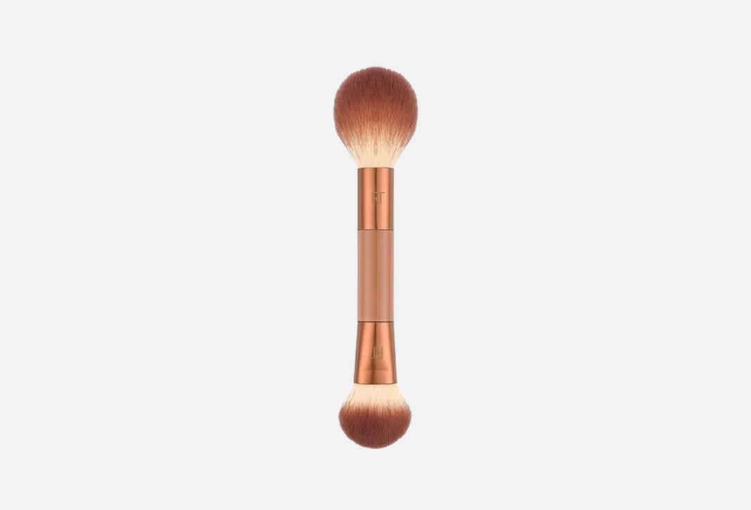 Real Techniques Makeup Brush Cherry On Top It's All Blush Brush