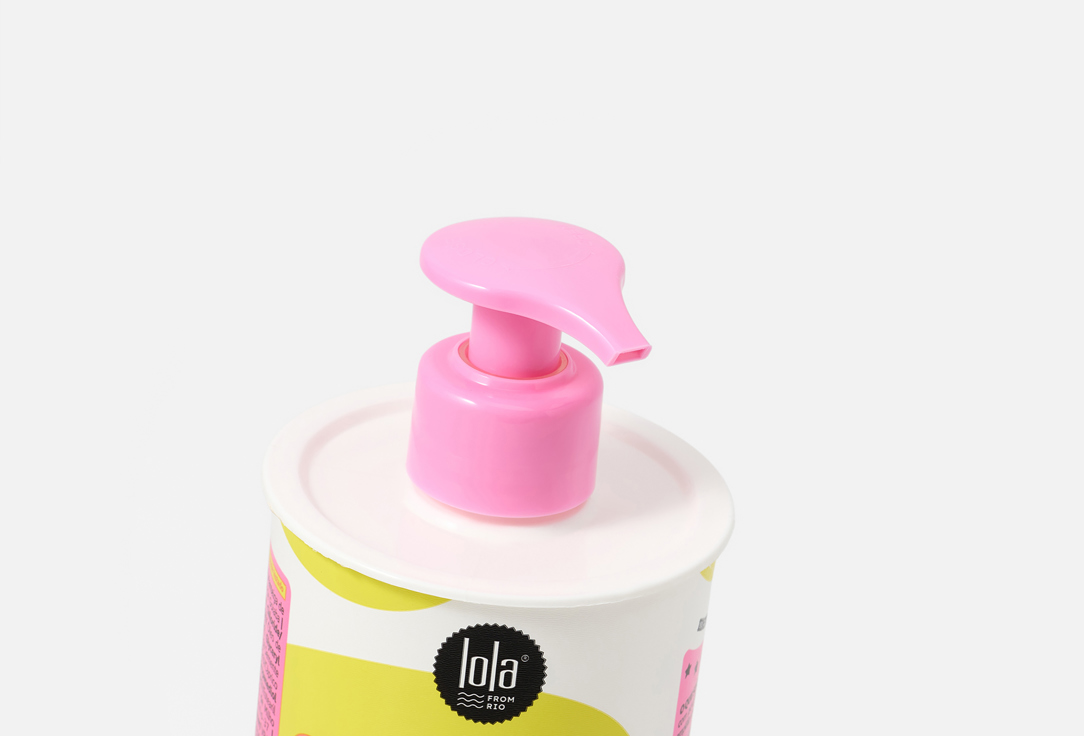 Lola from Rio Styling Cream for Curly Hair Plot Twist guava Curl Styling Cream