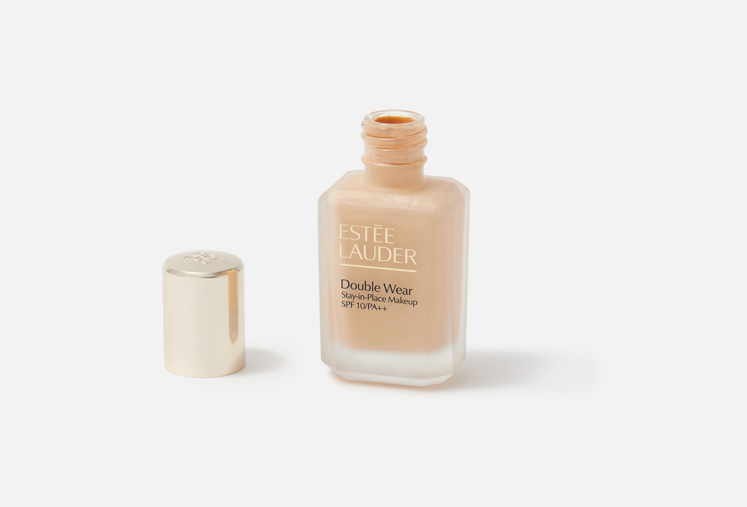 Estée Lauder liquid matte foundation SPF 10 Double Wear Stay in Place