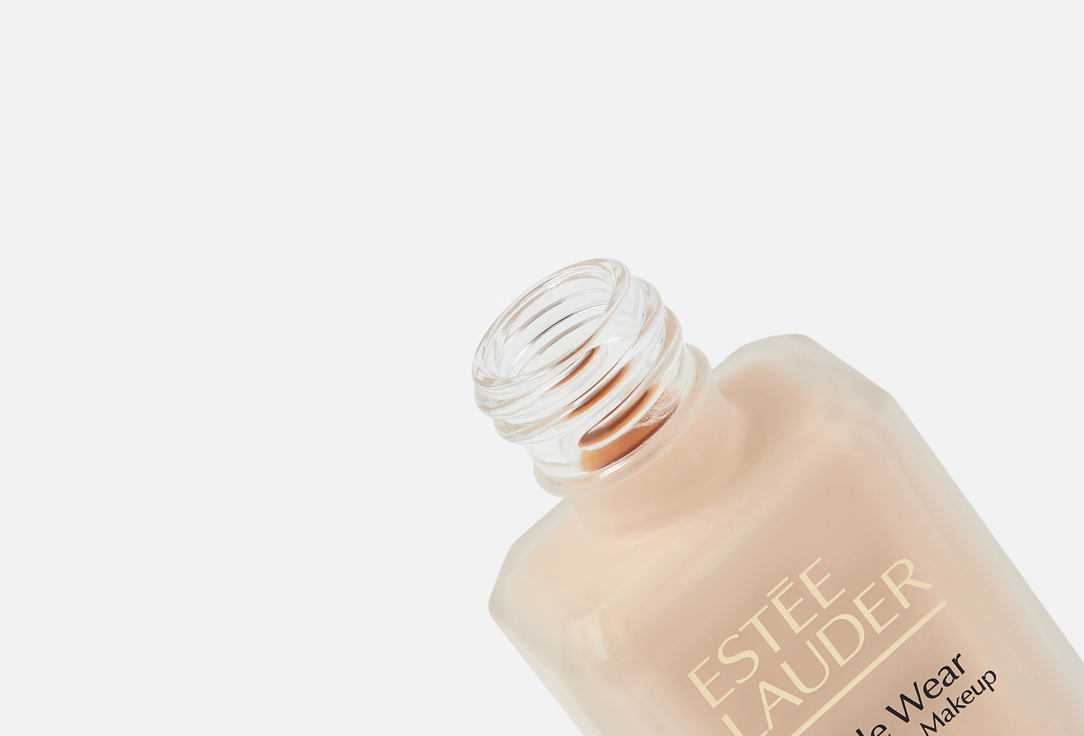 Estée Lauder liquid matte foundation SPF 10 Double Wear Stay in Place