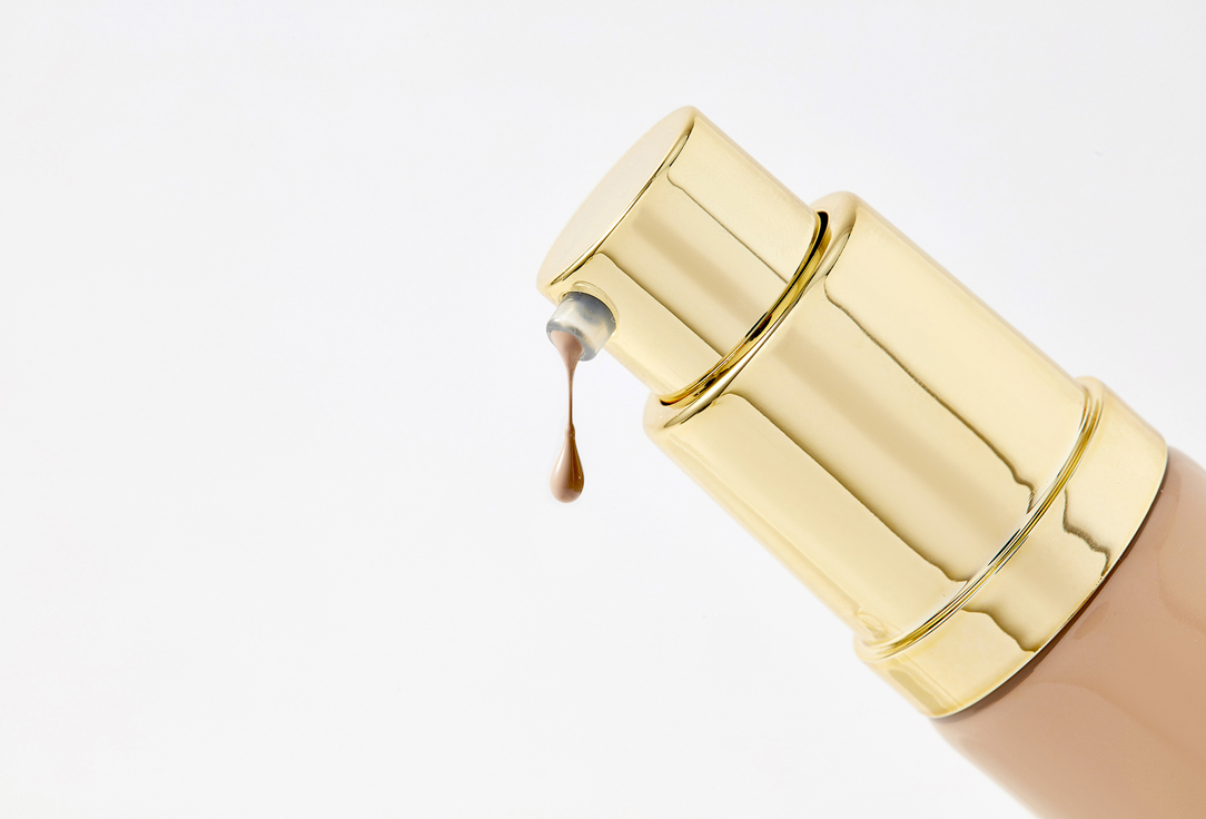 Estée Lauder Moisturizing foundation SPF 45 Futurist hydra rescue